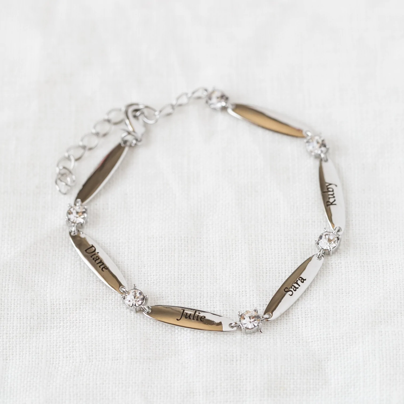 Personligt armband med gravyr