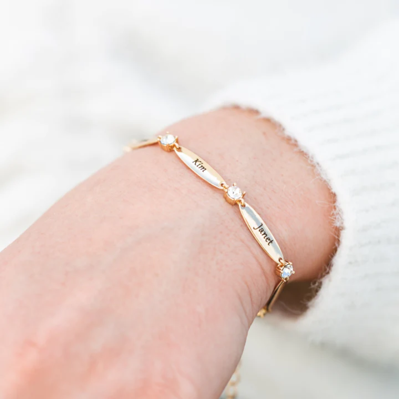 Personligt armband med gravyr
