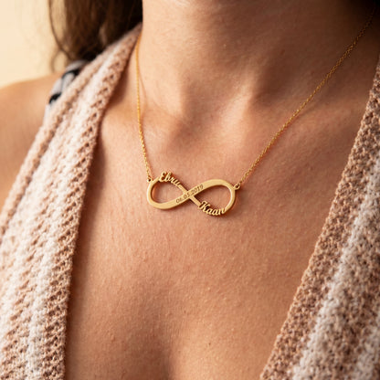 Infinite Love-halsband med gravyr