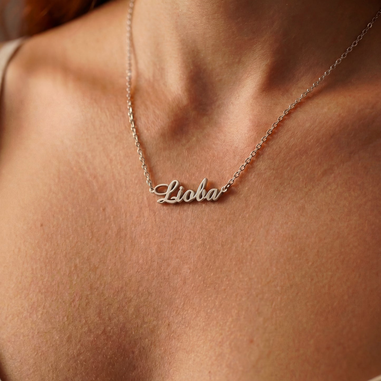 Namnhalsband med ditt eget namn