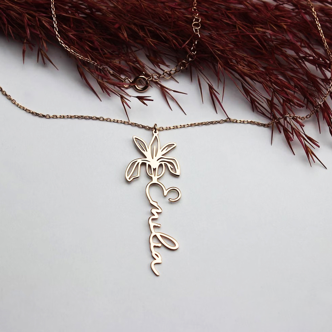 Halsband med födelseblomma och namn