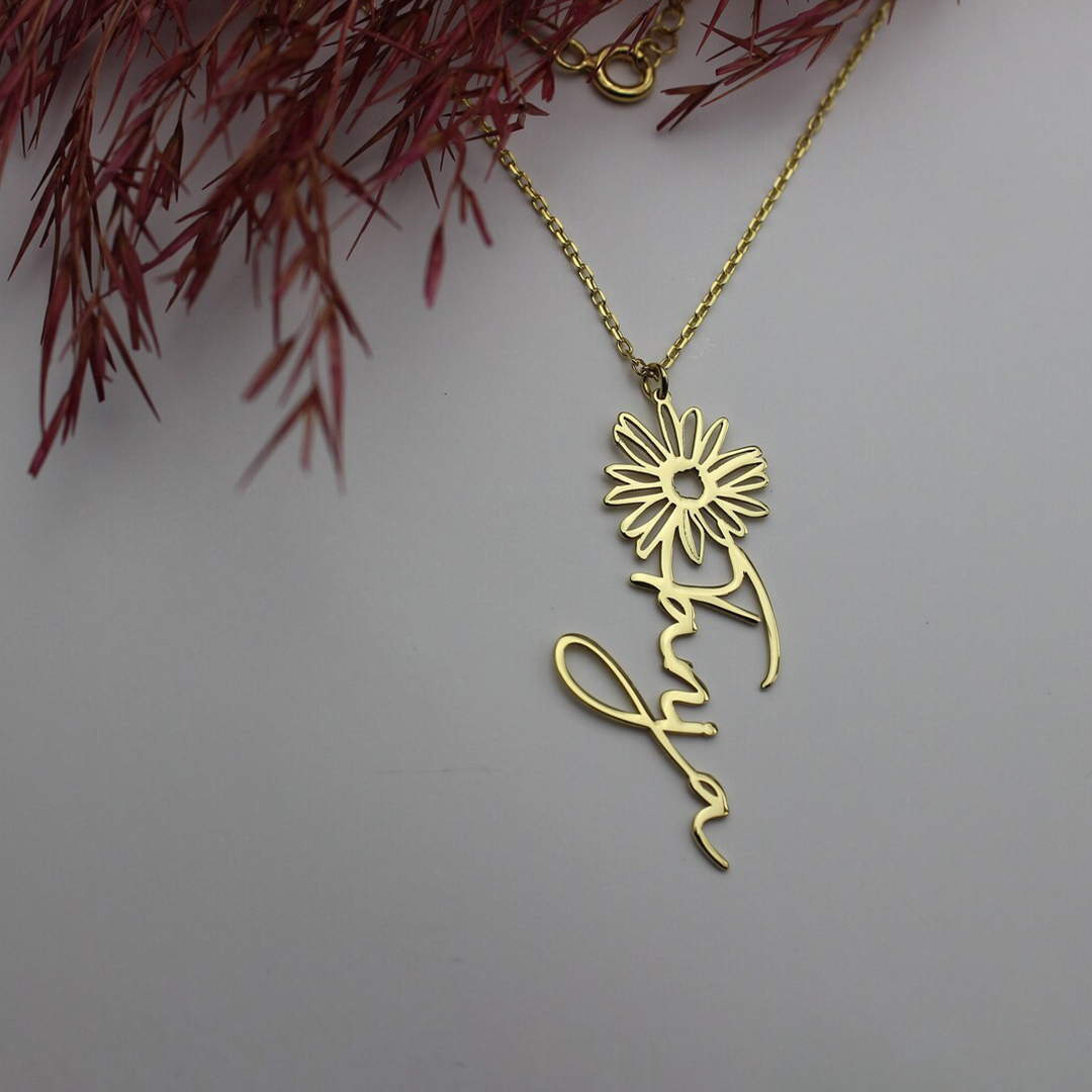 Halsband med födelseblomma och namn