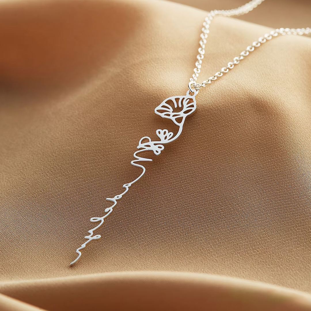 Halsband med födelseblomma och namn
