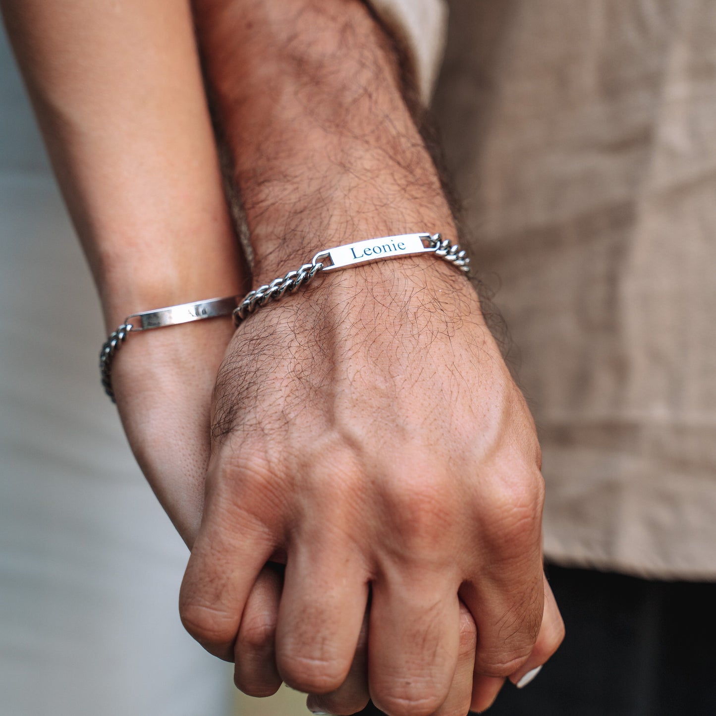 Partnerarmband med gravyr