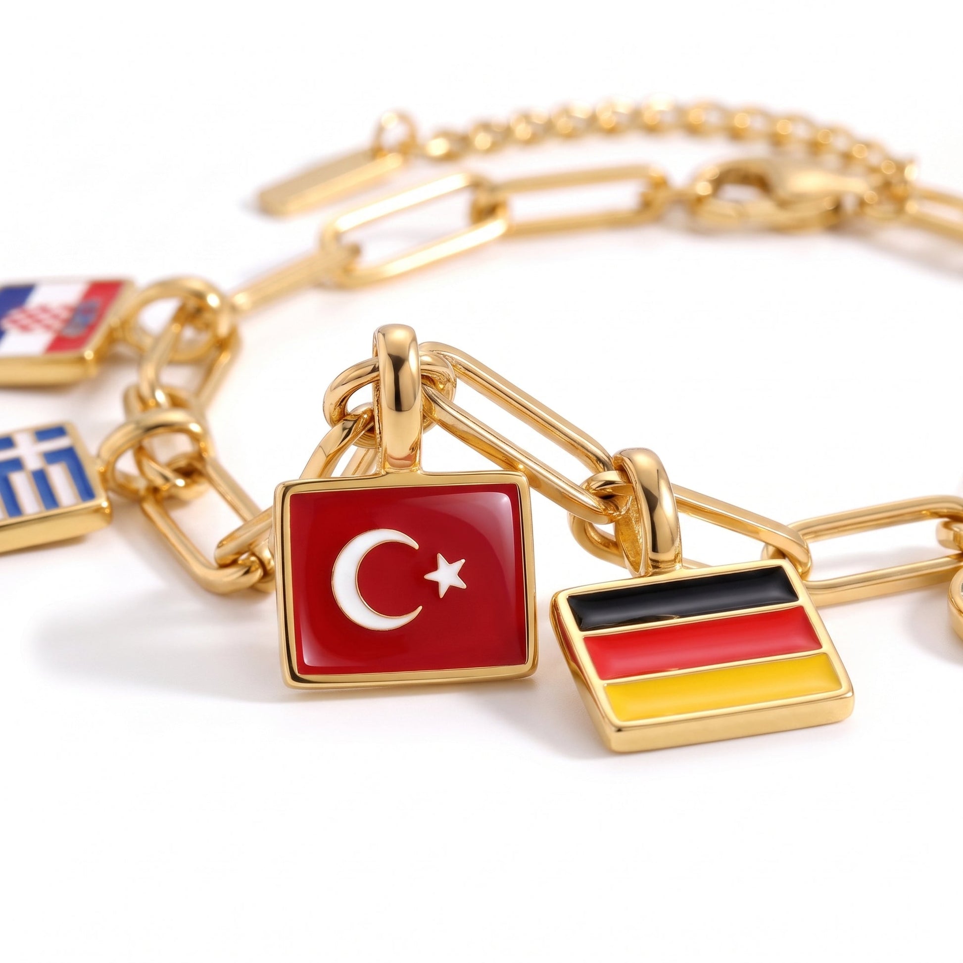 Armband med Landscharms – Guld