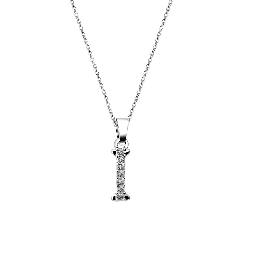 Halsband med bokstäver i zirkonia